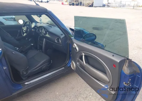 2007 Mini Cooper z USA, uszkodzony, nr VIN WMWRF33517TF67311